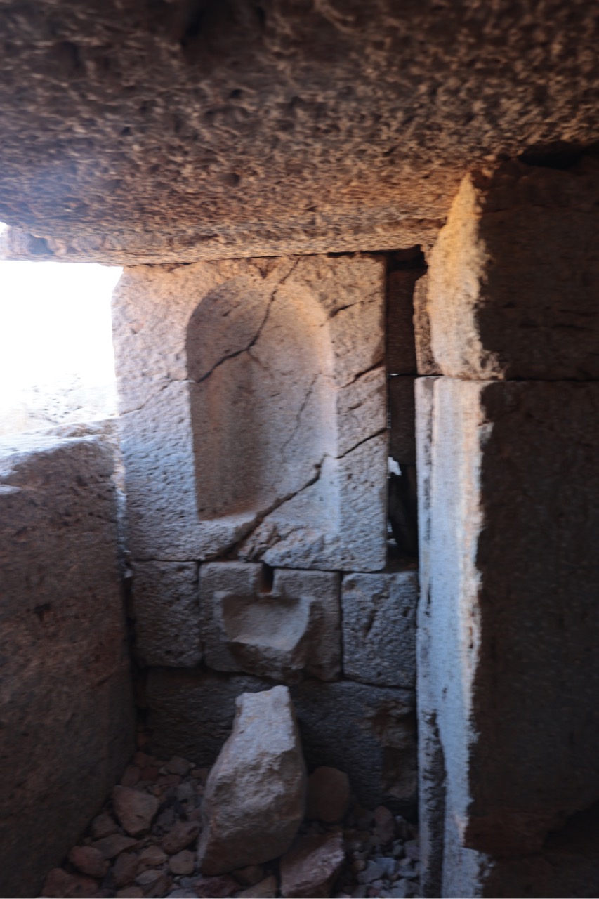 Буркуш: латрина в субструкциях