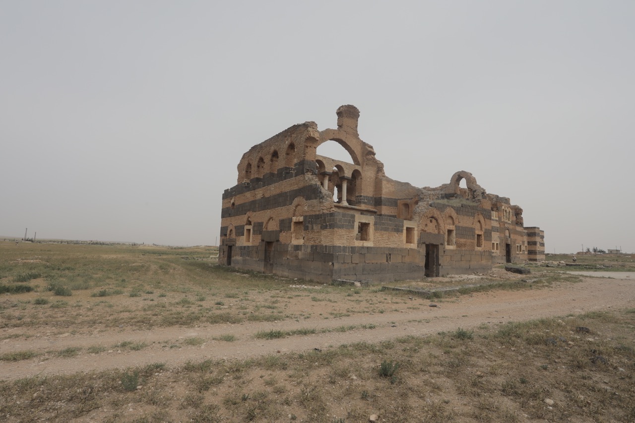 Юго-западный угол храма